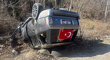 Yoldan çıkan cip ters döndü: 5 yaralı