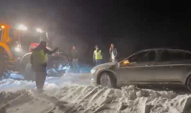 Yozgat'ta mahsur kalan araçlar kurtarıldı