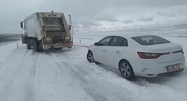 Yozgat'ta özel idare ekipleri kar mesaisini aralıksız sürdürüyor