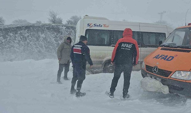Yozgat'ta yoğun kar yağışı sonrası tüm ekipler sahada
