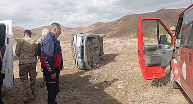 Yüksekova-Van karayolunda trafik kazası: 3 yaralı