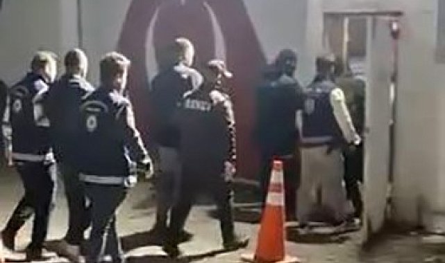 Yurt dışına kaçmaya çalışan 3 firari hükümlü tırda yakalandı