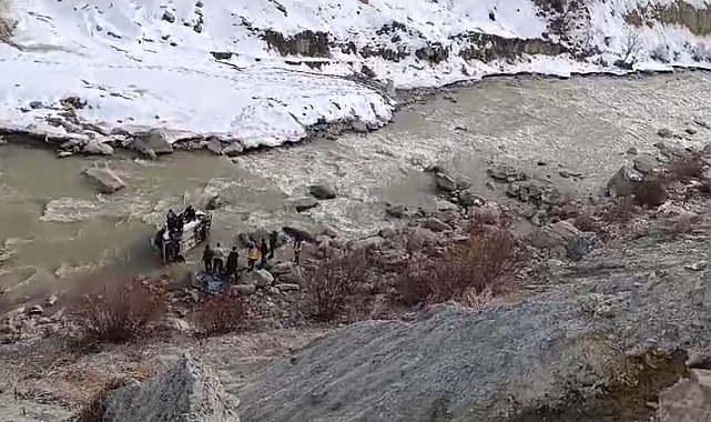 Zap Suyu'na uçan aracın sürücüsünün cansız bedenine ulaşıldı