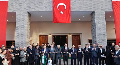 Zeytinburnu'nda Konyalı Hacı Veyiszade Camii ibadete açıldı