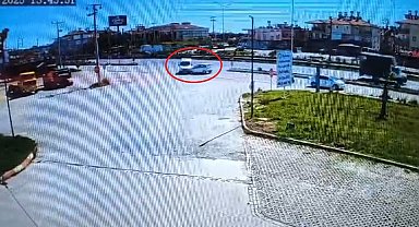 Zırhlı banka aracıyla otomobilin çarpışması kamerada: 1 yaralı