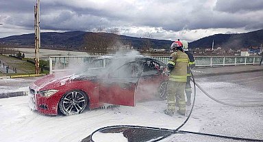 Zonguldak'ta lüks araç alevlere teslim oldu