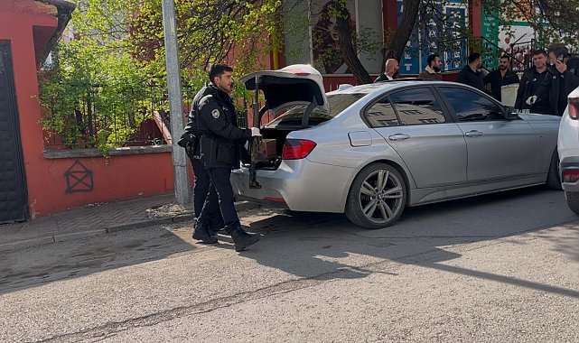 12 saattir kaçan ve bagajından otomatik silah çıkan araca 24 bin 854 bin TL ceza