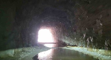 132 yıllık taş yol suyla doldu