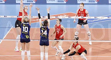 2025 Kadınlar AXA Sigorta Kupa Voley'de ilk finalist Fenerbahçe