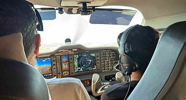 23 Nisan'da pilot koltuğuna geçen çocuklar Ankara semalarında uçtu