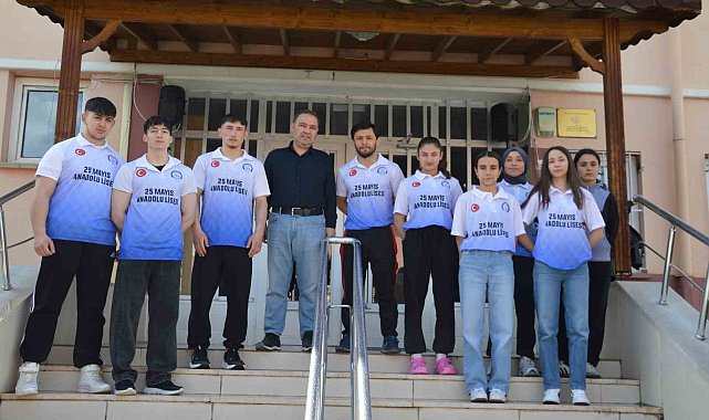 25 Mayıs Anadolu Lisesi bilek güreşinde markalaşıyor