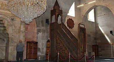 900 yıllık minber ilk günkü gibi ihtişamını koruyor