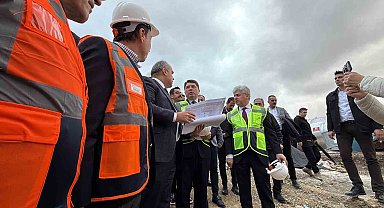 Adalet Bakanı Tunç, Sakarya Adalet Sarayı inşaatında incelemelerde bulundu