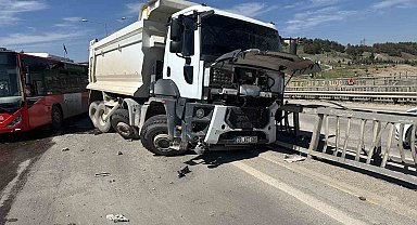 Adıyaman'da 3 aracın karıştığı zincirleme trafik kazası
