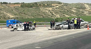 Adıyaman'da otomobiller çarpıştı: 1 ölü, 7 yaralı