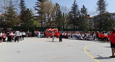 Afyonkarahisar'da 23 Nisan'da duygulandıran gösteri