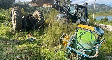 Ağaçlarını ilaçlamak istedi, devrilen traktörün altında kalıp ağır yaralandı