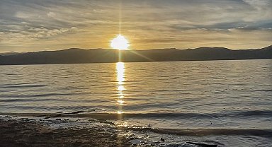 Ağrı Yazıcı Barajı'nda gün doğumu görsel şölen sundu