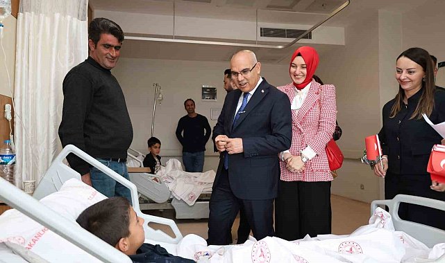 Ağrı'da 23 Nisan coşkusu coşkusu hastane odalarına taşındı