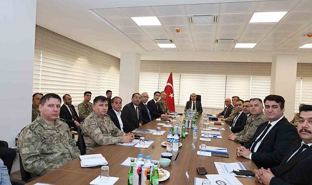 Ağrı'da düzensiz göç ve sınır güvenliği masaya yatırıldı