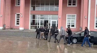 Ağrı'da motorlu taşıtlar sınavında kopya operasyonu: 8 gözaltı
