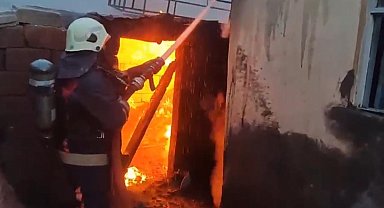 Ağrı'da tüp patladı, alevler geceyi aydınlattı