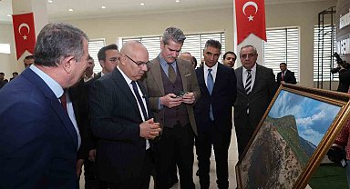 Ağrı'nın tarihi ve doğal zenginlikleri fotoğraf sergisinde buluştu