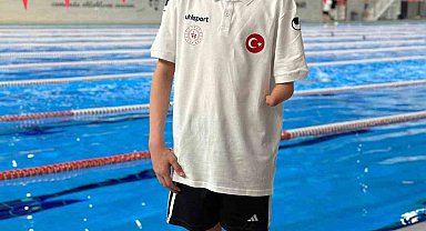 Ahmet Çınar Bakkal yüzme yarışında gümüş madalya sahibi oldu