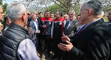 Ak Parti İl Başkanı Davut Gürkan, don mağduru çiftçinin yanında