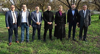 AK Parti milletvekillerinden Malatya'da kayısı incelemesi: "Üreticimizin yanındayız"