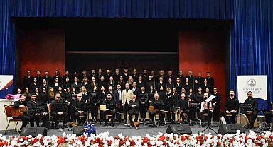 Akademisyenlerden sahne performansı