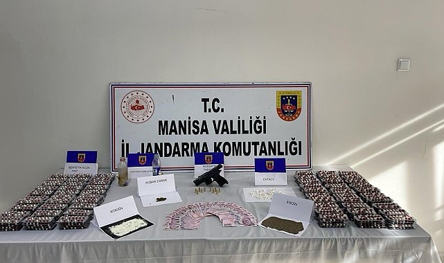 Akhisar'da uyuşturucu operasyonu: 4 gözaltı