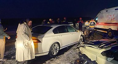 Aksaray'da 12 aracın karıştığı zincirleme kaza: 10 yaralı