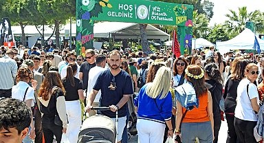 Alaçatı Ot Festivali, esnafın ve turizmcilerin yüzünü güldürdü