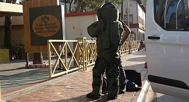 Alanya'da şüpheli valizden elbise çıktı