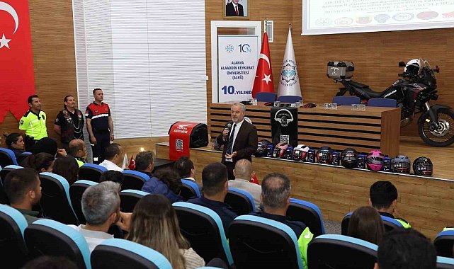 ALKÜ'de 10. yıl coşkusu devam ediyor