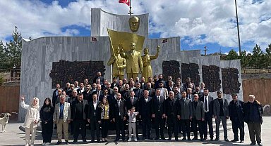 Alparslan Türkeş, Kayseri'de 30 ayrı camide dualarla anıldı