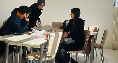 Altıntaş'ta ortaokul öğrencilerinin kariyer yolculuğu başladı