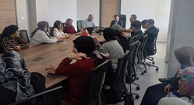 Altıntaş'ta "Ebeveyn Okulu" kursuyla aileler eğitimle buluşuyor