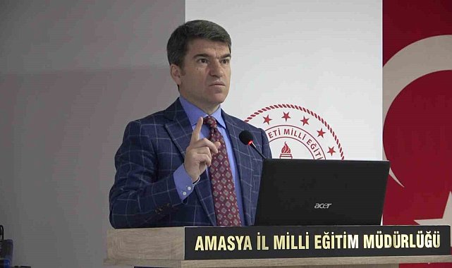 Amasya Valisi, mesleki eğitim çalıştayına ilgi göstermeyen özel sektörü uyardı: "Yoksa bütün okullar robotik kodlama yapar"