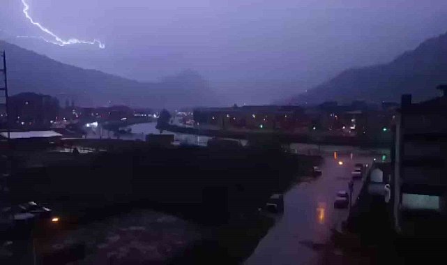 Amasya'da bir eve yıldırım düştü: 1 yaralı