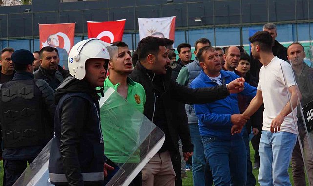 Amatör maçta taraftarlar birbirine girdi, polis güçlükle ayırdı