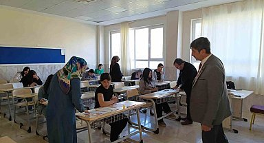Anamurlu gençler, umre ödüllü bilgi yarışmasında heyecanla yarıştı