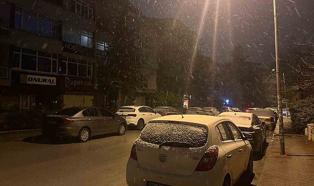 Ankara'da nisan ayında kar yağışı