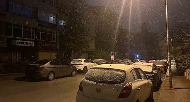 Ankara'da nisan ayında kar yağışı