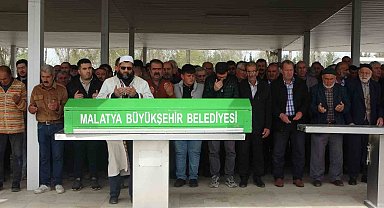 Annesi tarafından boğularak öldürülen öğretmen Malatya'da defnedildi