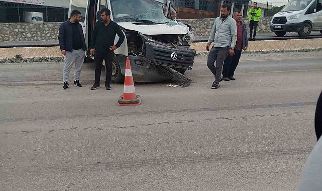 Antakya'da trafik kazası: 2 yaralı