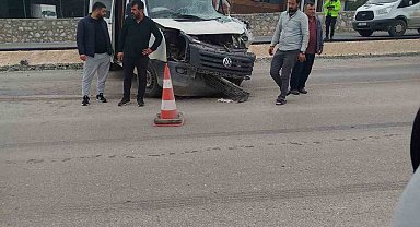 Antakya'da trafik kazası: 2 yaralı