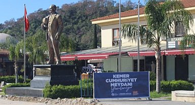 Antalya Kemer Cumhuriyet Meydanı turizm sezonuna hazırlanıyor