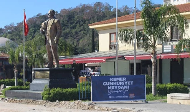 Antalya Kemer Cumhuriyet Meydanı turizm sezonuna hazırlanıyor
